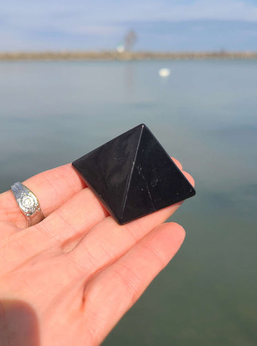 Shungite pyramids to protect you from EMF
