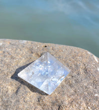 Load image into Gallery viewer, Powerful High Quality Quartz pyramids full of rainbows to help you manifest.