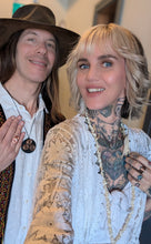 Load image into Gallery viewer, Mobile- DIVINE DUO Couples Massage with Energy healing