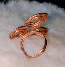 Load image into Gallery viewer, spiral ring