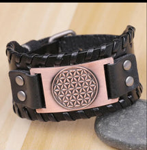 Load image into Gallery viewer, Powerful ,Sacred Geometry Leather Bracelets Black
