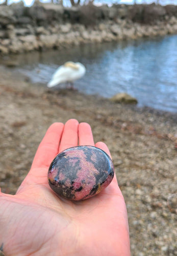 High Quality Gorgeous, Rhodonite Palm stone to balance your emotions.💕💕