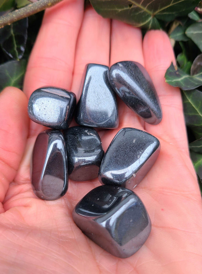 Hematite to keep you safe and give you a confidence boost 💫🥰💫🥰