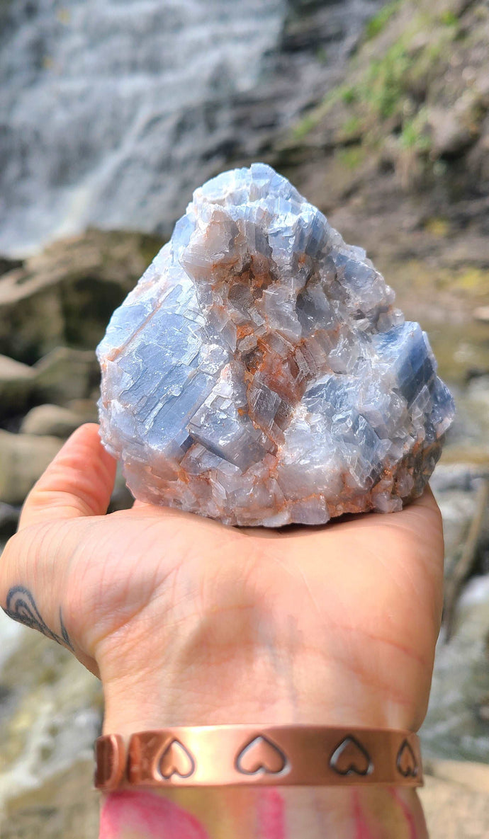Beautiful big chunk of Raw Blue Calcite to bring you calm.💙💙