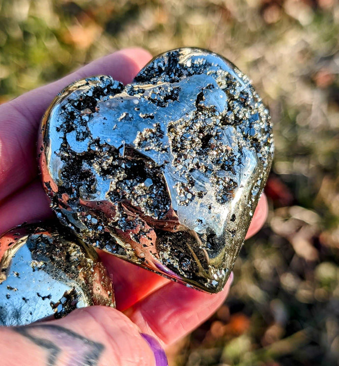 Stunning rare Pyrite Hearts to bring in LOVE and ABUNDANCE. 💖💖