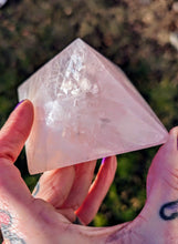 Load image into Gallery viewer, Powerful ROSE QUARTZ pyramids to bring in more compassion.💗💗💗💗💗
