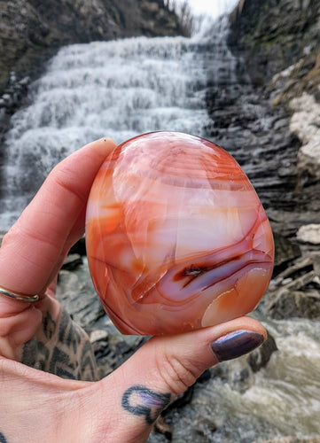 Carnelian to bring you more confidence and creativity. ❤️🧡