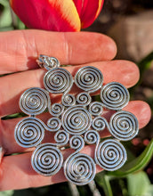 Load image into Gallery viewer, Labyrinth spiral necklace
