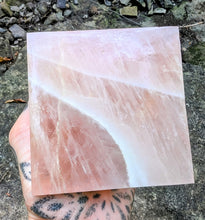 Load image into Gallery viewer, Powerful ROSE QUARTZ pyramid
